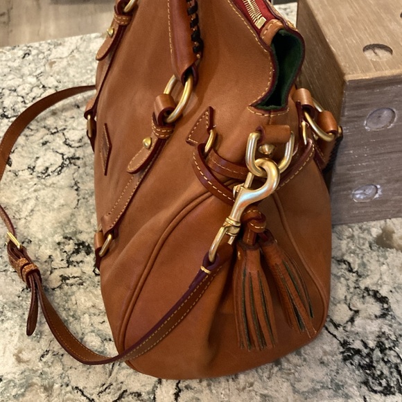 Dooney & Bourke brown leather satchel bag red lining, brass trim and zipper - Picture 2 of 16